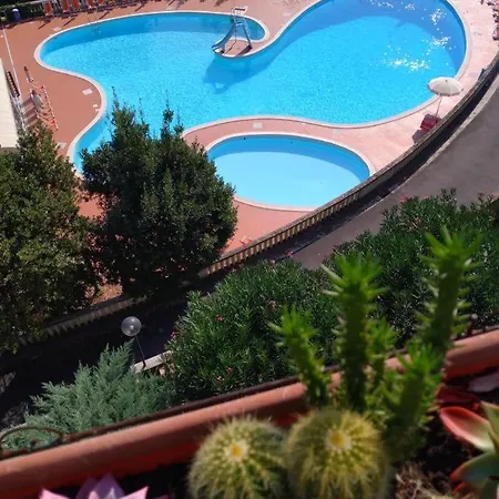 Apartment Residenza Degli Ulivi - Piscina, Campo Da Tennis, Free Parking, Ac E Wi-fi Pietra Ligure
